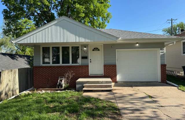 Charming Midtown 3BR Near Benson  UNO for Rent – Tons of Space! - 6508 Franklin Street, Omaha, NE 68104