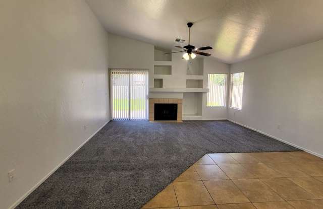 Beautifully Upgraded 3 Bedroom, 2 Bath Home in Gilbert! Gallery 3