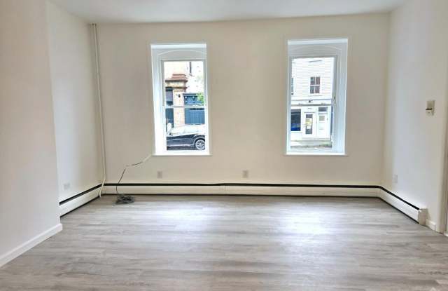 324 Warren Street Gallery 3