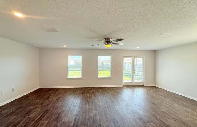 3 Bed/2 Bath - Modern Upgrades Gallery 3
