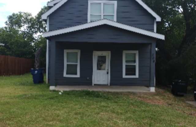 809 S Travis Ave photos photos