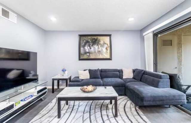 2554 Olive Dr photos photos