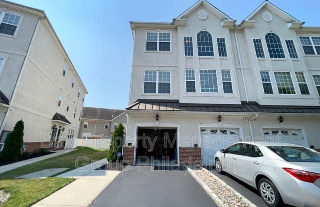 2142 Verona Dr - 2142 Verona Drive, Philadelphia, PA 19145