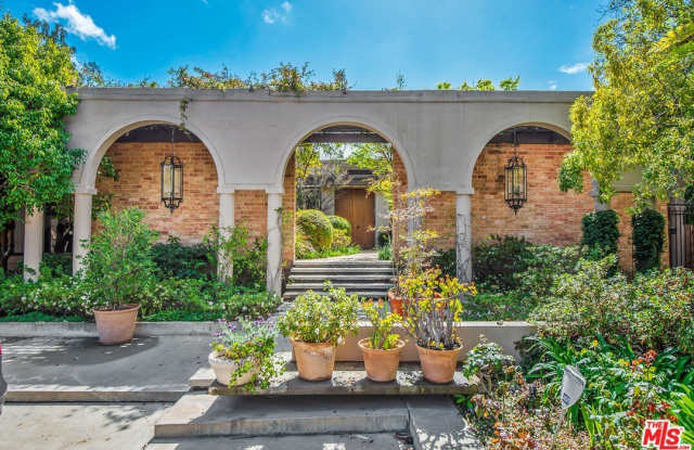 1018 SUMMIT Dr - 1018 Summit Drive, Beverly Hills, CA 90210 1018 SUMMIT Dr - 1018 Summit Drive, Beverly Hills, CA 90210