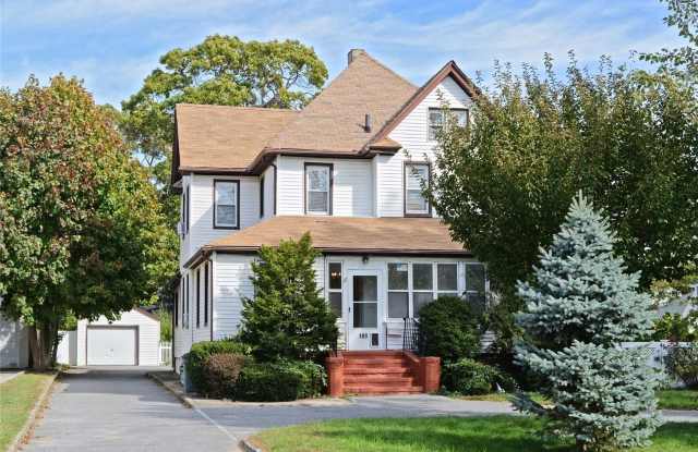 189 Forest Avenue - 189 Forest Avenue, Lynbrook, NY 11563