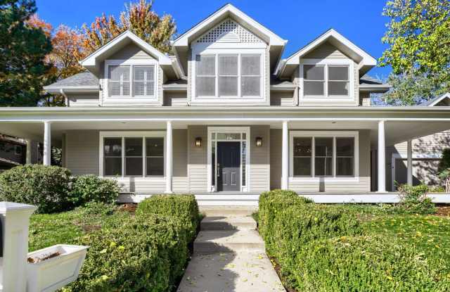 Luxury 5 Bedroom Home with Private Backyard, Professional Landscaping Included Gallery 1