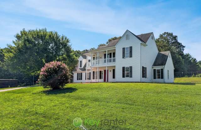 Spacious 4 Bedroom Home with Upstairs Bonus Room on a Secure, Fully Fenced Lot – Just 15 Minutes from Clemson University Gallery 4