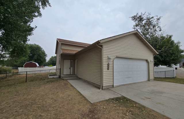 *NEW PHOTOS TO COME* Beautiful 3 bed 2 bath single family home photos photos