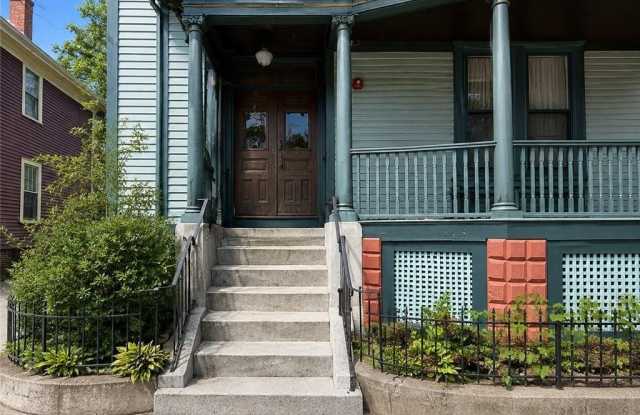 89 Oak Street Gallery 2