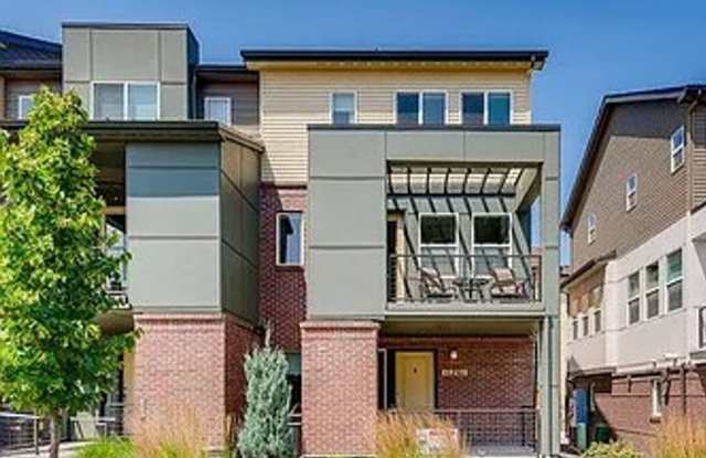 2 Bed 2.5 Bath Townhouse in Broomfield Available Now!! photos photos