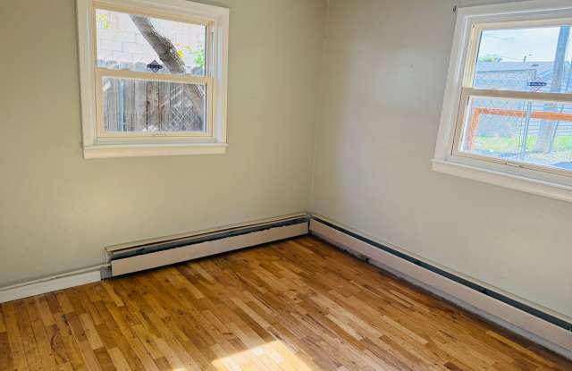 1006 Howard Ave. Gallery 4