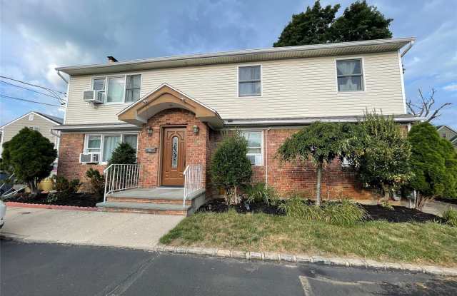 133 Railroad Avenue photos photos