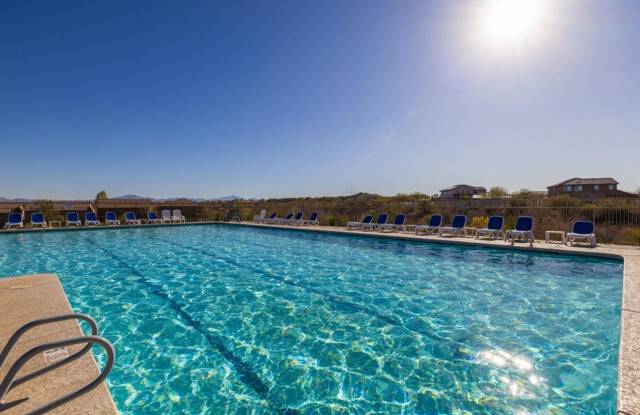 4 Bedroom, 2.5 Bath Plus Den COMMUNITY POOL! photos photos