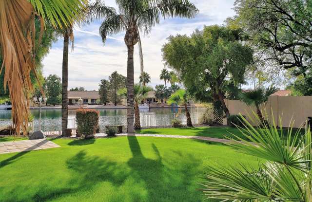 10945 W POINSETTIA Drive photos photos