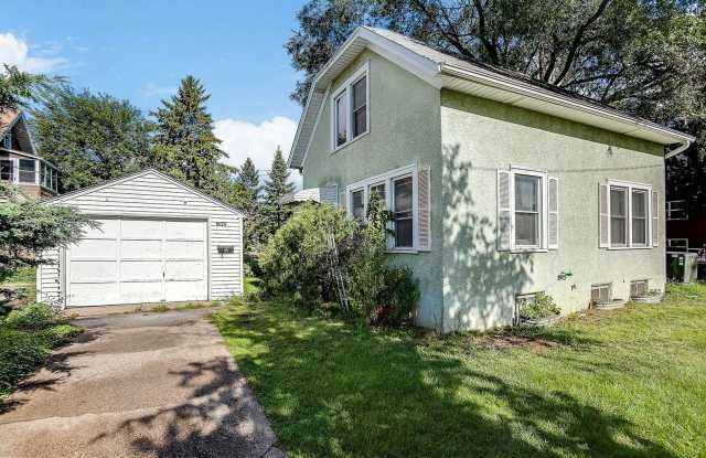 DINKYTOWN- Amazing Location! Affordable 5 Bedroom House for Sept 2026 Move In photos photos