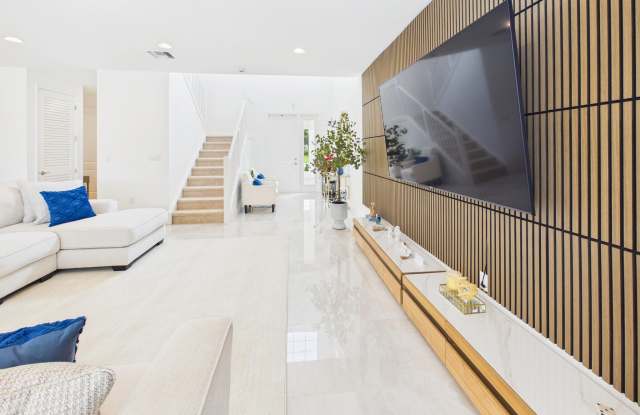 19243 ROLLING ACRES Road Gallery 4