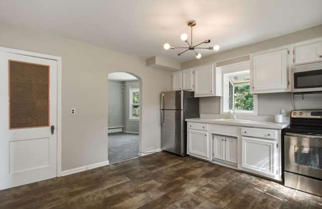 Beautiful Dearborn Heights Home Gallery 3