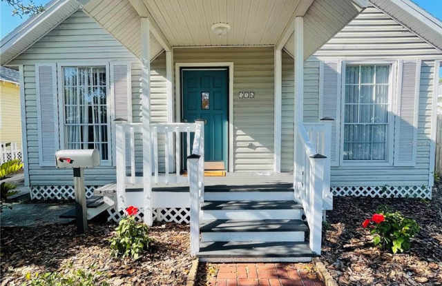 116 16TH AVENUE SE - 116 16th Avenue Southeast, St. Petersburg, FL 33701