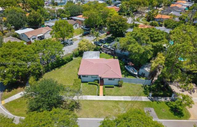 1025 Sylvania Blvd photos photos