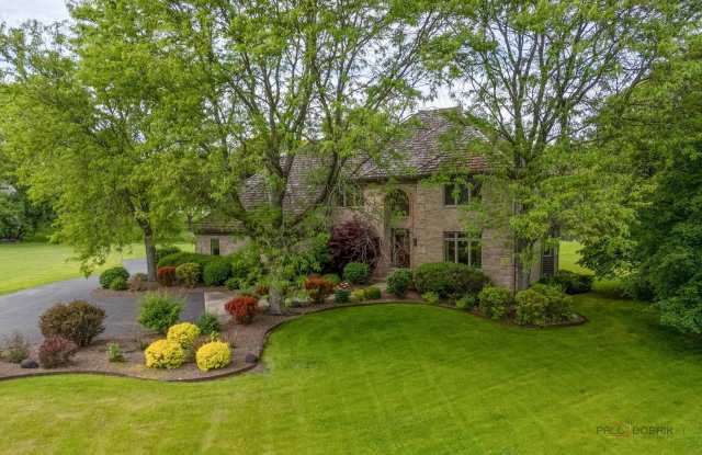 5420 Belmont Court Gallery 2