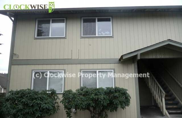 902 10th Ave SE - 902 10th Ave SE, Puyallup, WA 98372
