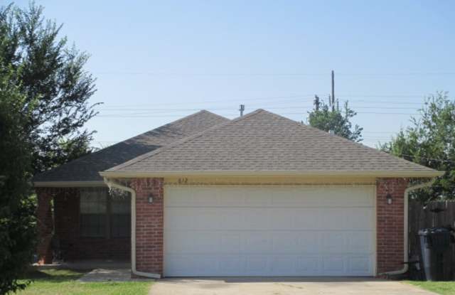 3 Bed 2 Bath 2 Car Garage in College Park Addition photos photos