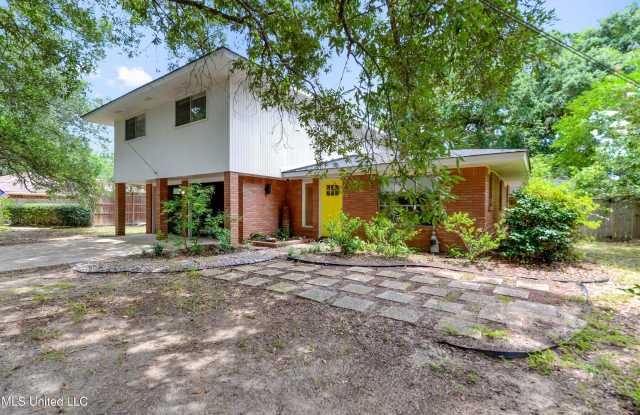 103 Palm Avenue - 103 Palm Avenue, Pass Christian, MS 39571