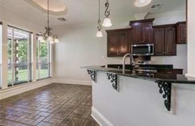 525 SERENITY Lane Gallery 4