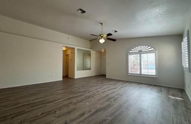 Charming 3-Bedroom Home in El Camino Village Gallery 4