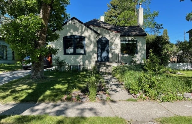 809 S 7th - 1/2 photos photos