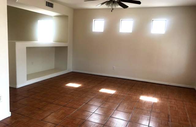 10660 W POINSETTIA Drive Gallery 4