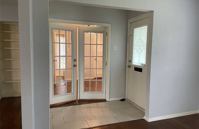 2624 Summertree Drive Gallery 4