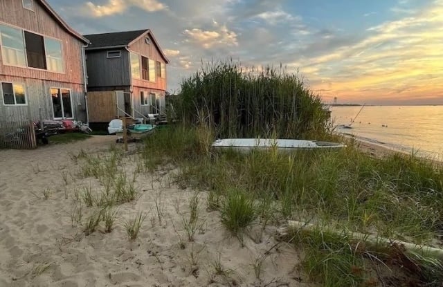 49 E Bayview Walk - 49 Bayview Walk, Fire Island, NY 11770