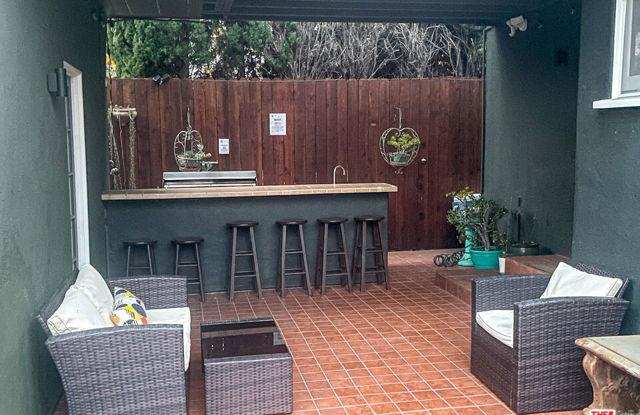 2221 Walgrove Avenue Gallery 2