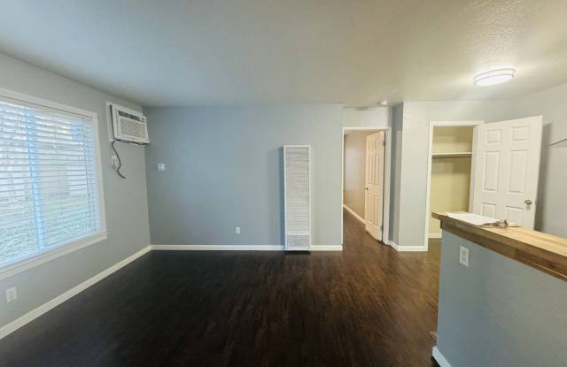 One Bedroom Condo In Fairway West Condominiums - 6724 Plymouth Road, Stockton, CA 95207