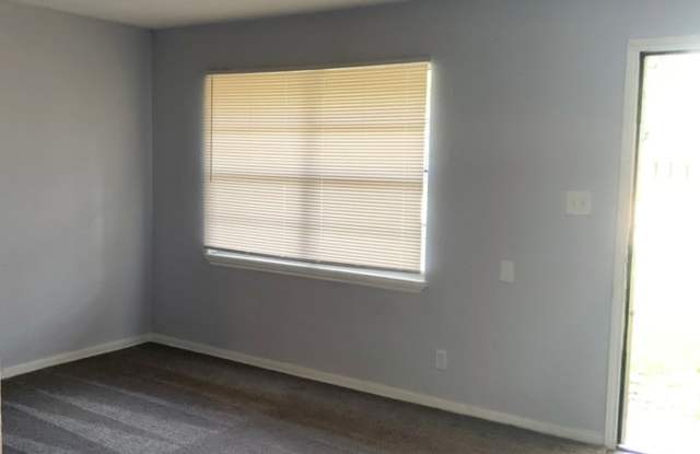6210 Annunciation Street Gallery 2