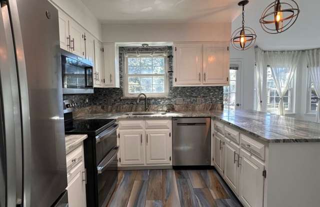 Newly Renovated 3 bedroom home in the heart of Miramar Beach! photos photos