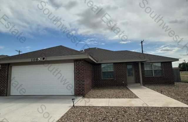 Beautiful 3-bedroom 2 bath brick home- Small Pet Allowed photos photos