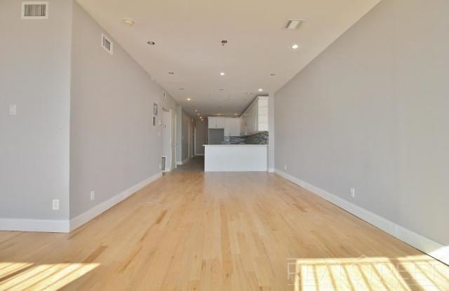 605 E. new York Ave - 605 East New York Avenue, Brooklyn, NY 11203