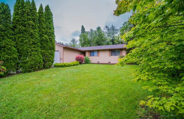Cozy Rambler 3bed 2bath with Fully Fenced Backyard! photos photos