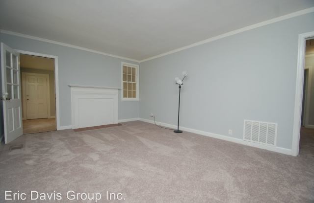 1194 Thomas Rd. Gallery 2
