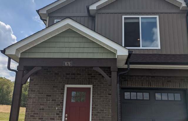 SPECIAL! 3 Bedroom Townhouse with Garage photos photos