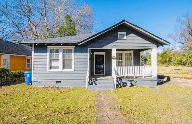 3 Bedroom, 2 Bath Walking Distance to 5 Points, Close to USC - Available for the 2026-2027 School Year! photos photos