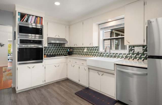 Updated Queen Anne Home! Open House Sunday, Sept 27th! Gallery 1