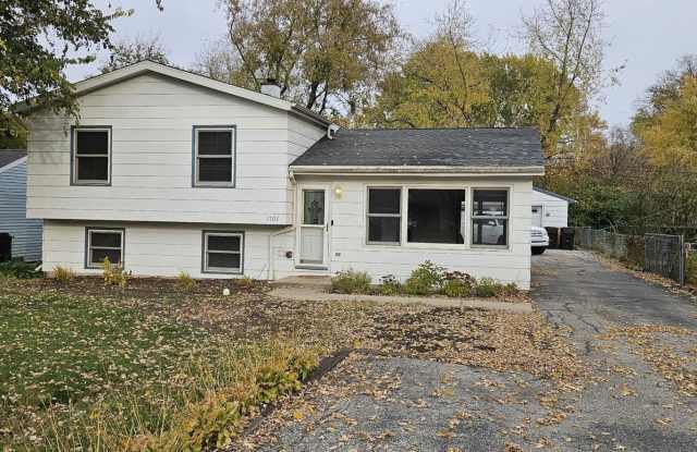 1702 Knoll Avenue photos photos