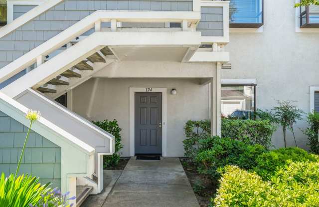 Beautiful single level condo, lower level w/1 car garage in Ashford Ct-Walnut Creek photos photos