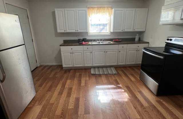 COMING SOON Spacious 3 BEDS AND 2 BATHS!!! photos photos