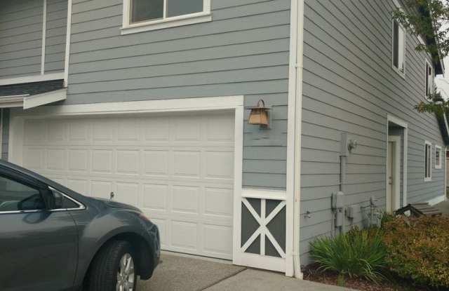South Hill Duplex- Two Bedrooms Plus Bonus Room - 11229 71st Avenue Court East, South Hill, WA 98373