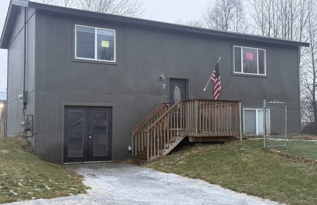 427 N Gulkana St - 427 North Gulkana Street, Palmer, AK 99645