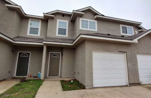 Beautiful 3 Bedroom Townhome in Selma, TX - 16901 Dancing Ava, Selma, TX 78154
